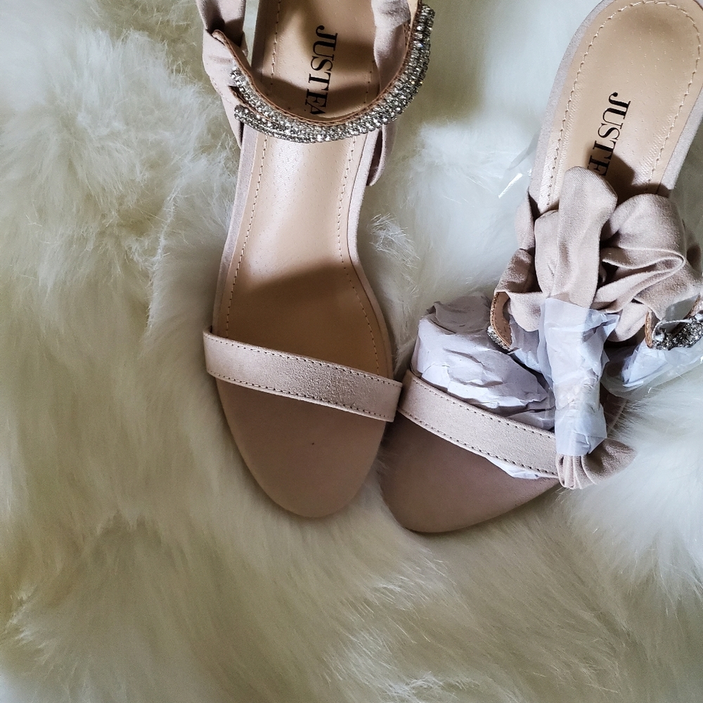 Shoes - Picture 2 of 3